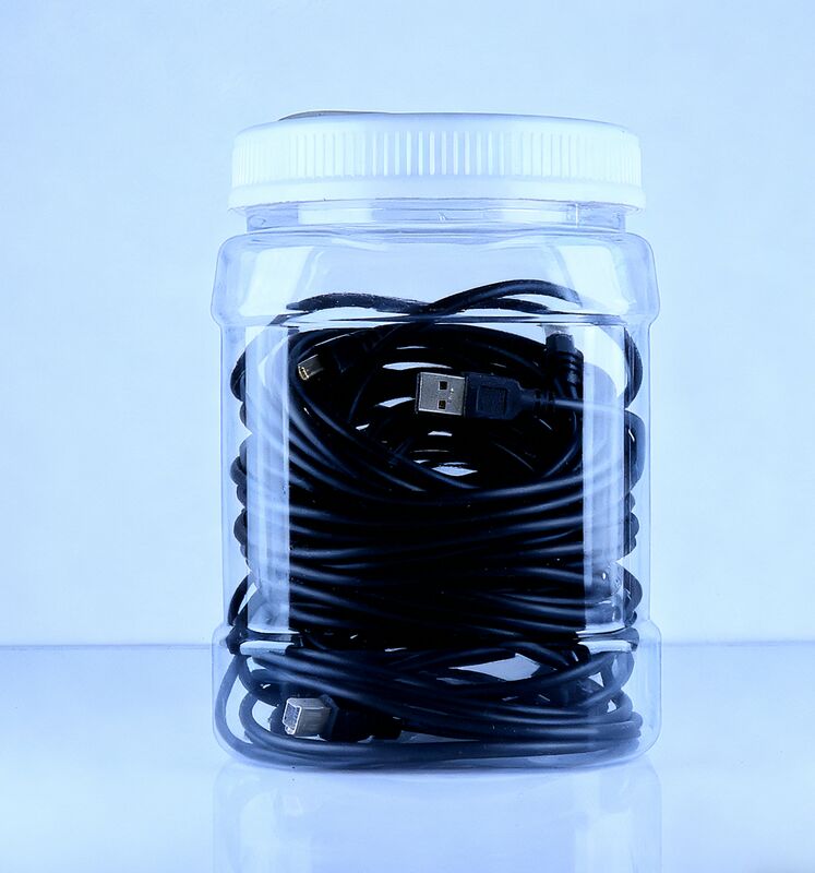 Gut abdichtendes Kunststoff-PET-Glas in quadratischer, transparenter Form, gefüllt mit chinesischem Yam-Kuchen, Keks, Schraubdeckel