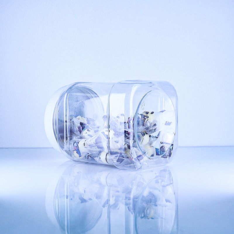 Hochwertiger Schraubdeckel, flach, klar, Sesam, getrocknete Chili, Eiklarpulver, Kunststoff, PET, quadratisches Glas