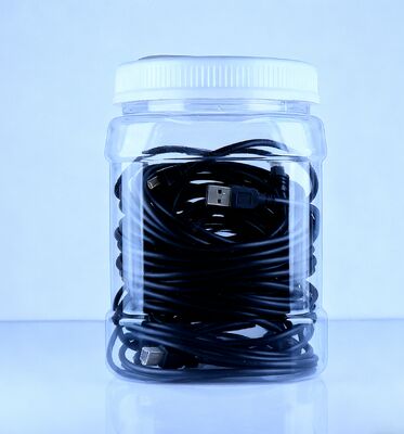 Gut abdichtendes Kunststoff-PET-Glas in quadratischer, transparenter Form, gefüllt mit chinesischem Yam-Kuchen, Keks, Schraubdeckel